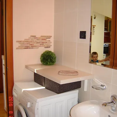 Kirka Apartment